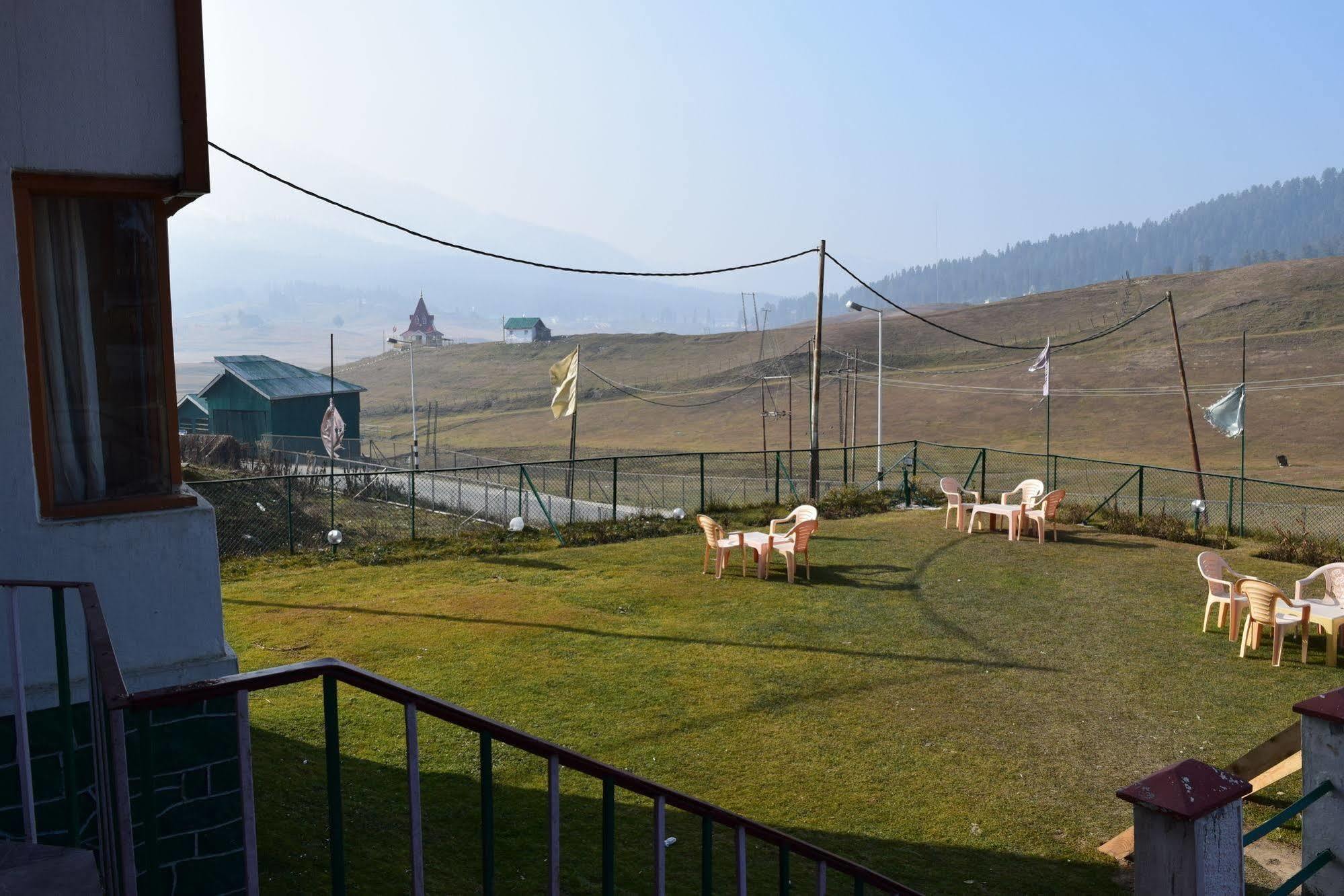 Welcome Hotel Gulmarg Eksteriør bilde